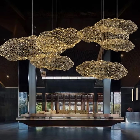 Декоративна люстра-хмаринка LED CLOUD у золотому корпусі 80х45 см