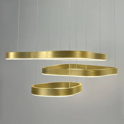 Необычная и эффектная люстра на 3 яруса 62+51+41 см в золотом корпусе