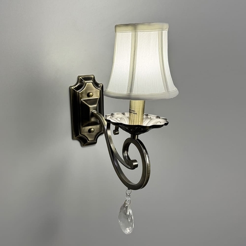 Бра-свічка у бронзовому корпусі 37х12 см із білим абажуром