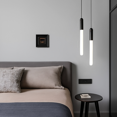 Світильник із підвісною матовою паличкою у чорному корпусі 30х3 см