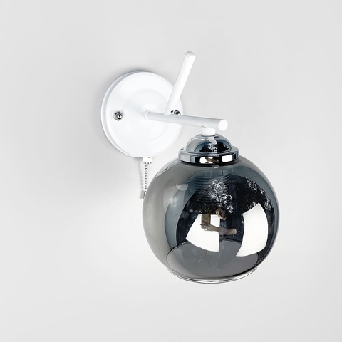 Бра с выключателем в белом корпусе с графитовым плафоном