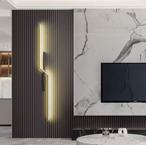 Лівий настінний світильник у чорному корпусі 100 см