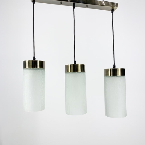 Минималистичный тройной подвес с матовыми плафонами