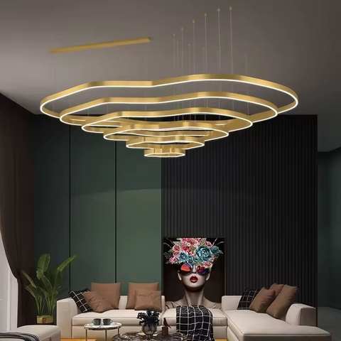 Необычная и эффектная золотая люстра на 5 ярусов Ø 120 см