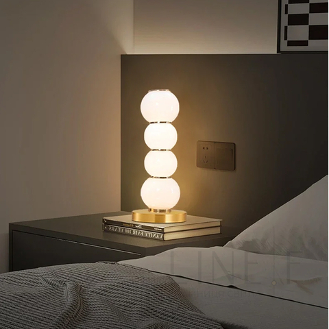 Настільна лампа із геометричним корпусом 45х12 см