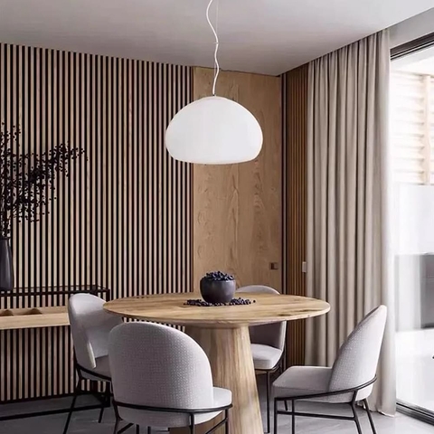 Світильник підвісний із білим плафоном Ø 40 см