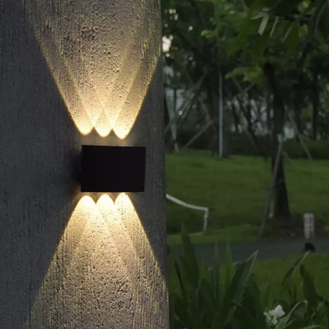 Світильник двосторонній на 6 лінз у чорному корпусі 4000K IP54