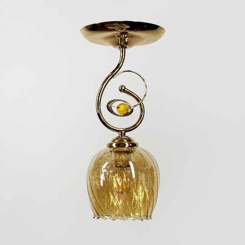 Золотий світильник з квітковим узором на янтарному плафоні Ø20х32 см