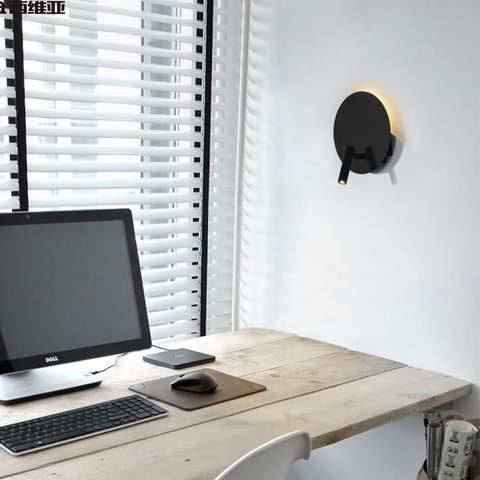 Чорне бра зі спотом у круглому корпусі Ø 15 см