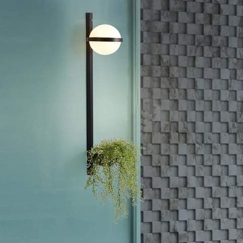 Бра у чорному видовженому корпусі із плафоном та підставкою 60х17 см