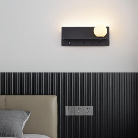 Видовжене чорне бра з плафоном, поличкою та USB 30х13 см