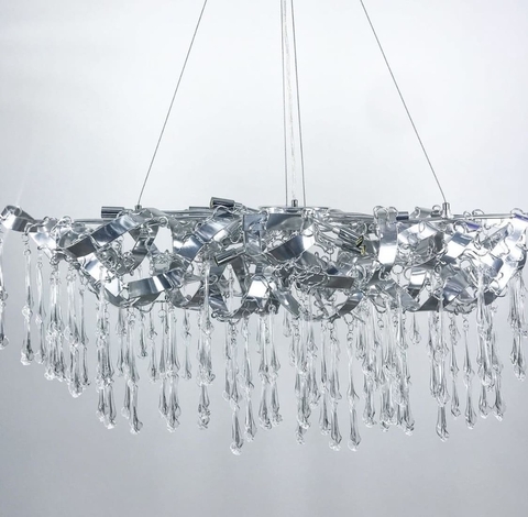 Підвісний видовжений світильник хром з скляними закрученими підвісами