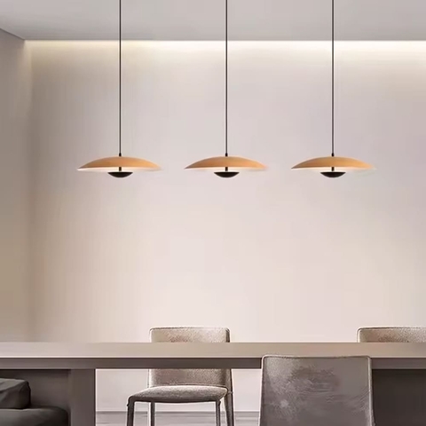 Світильник у чорно-білому корпусі з імітацією дерева Ø 50 см