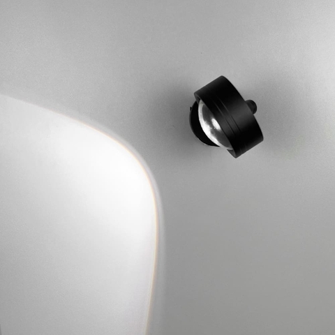 Накладний чорний поворотний світильник з лінзою 4000K Ø8х12,5 см