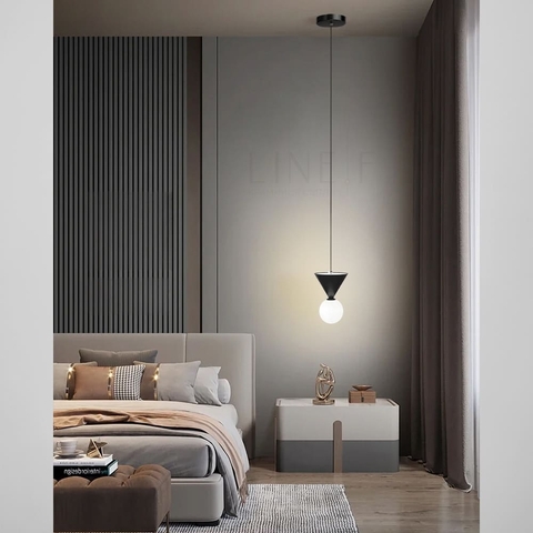 Чорний підвісний світильник із конусним дизайном та білим плафоном