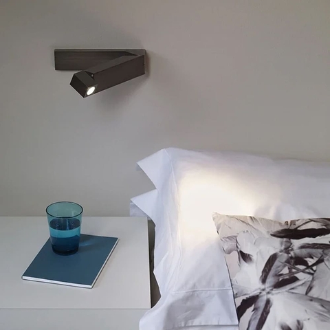 Функциональное бра в черном регулирующем корпусе 20х4,5 см