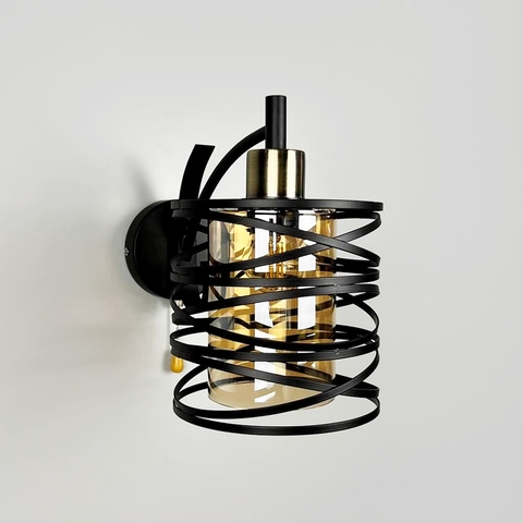 Чорне металеве бра Лофт у корпусі 25х16 см з янтарним плафоном