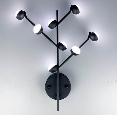 Настінне бра-молекула в чорному корпусі