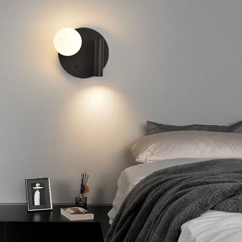 Правые бра со спотом и плафоном в черном круглом корпусе Ø 18 см