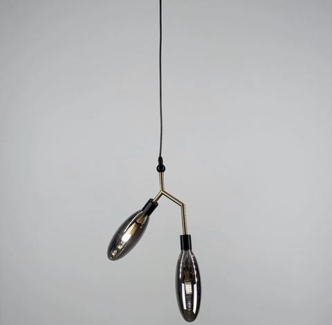 Латунный светильник с 2-мя графитовыми удлиненными плафонами