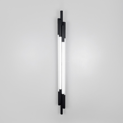 Черный трубчатый стеновой LED светильник в корпусе 90 см