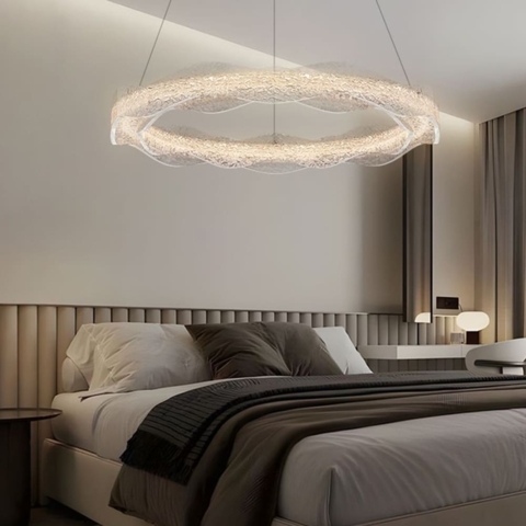 Люстра з підвісним корпусом з хвилястого рельєфного акрилу Ø 80 см