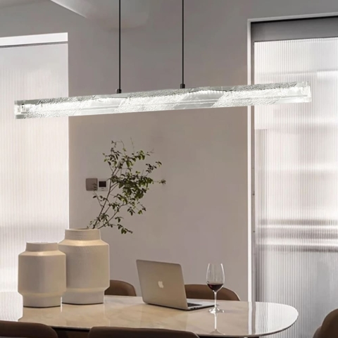 Люстра з підвісним видовженим корпусом з прозорого рельєфного акрилу 100 см