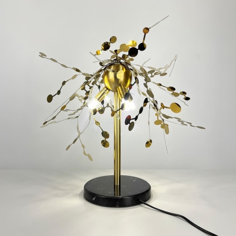 Лампа настільна з гнучких латунних кружечків з металу Ø 50х45 см