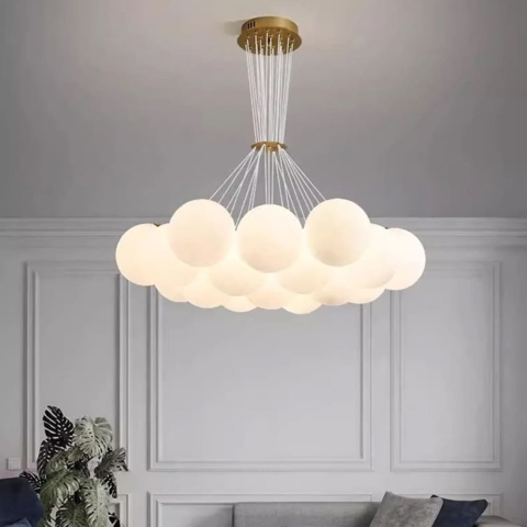 Люстра-пучок на 19 білих плафонів Ø 75 см