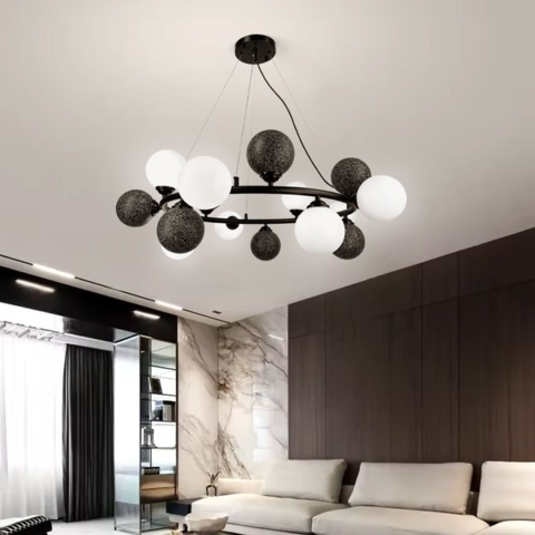 Кольцевая люстра HOLLY L с 15 черно-белыми плафонами на 8 ламп Ø 70 см