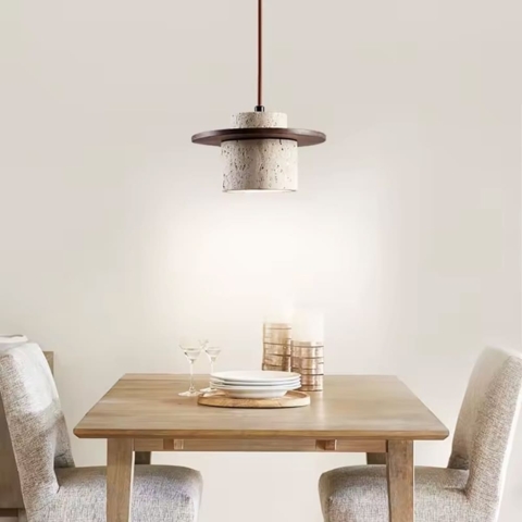 Світильник із підвісним травертиновим корпусом та дерев'яною фурнітурою Ø21х15 см