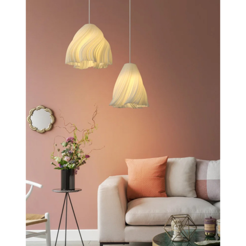 Світильник із білим фігурним квіткоподібний абажуром Ø17х18 см