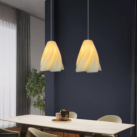 Світильник із білим фігурним квіткоподібний абажуром Ø25х28 см