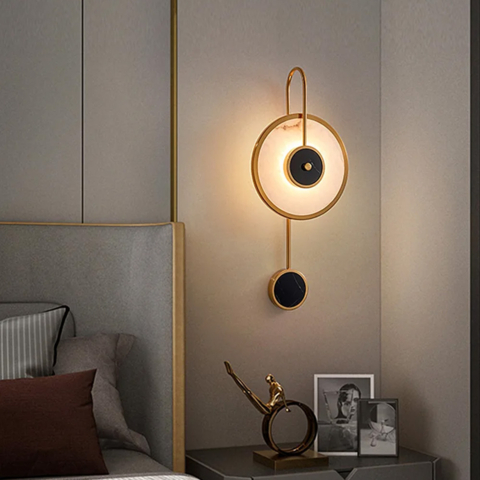 Бра у золотому корпусі із мармуровими елементами Ø25х50 см