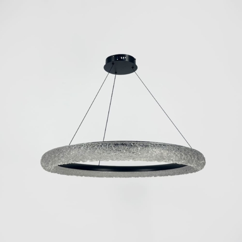 Кільцева люстра з чорним корпусом і акриловим розсіювачем Ø80 см