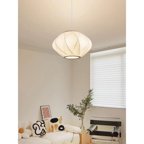 Подвесная люстра с белым фигурным абажуром Ø40х22 см