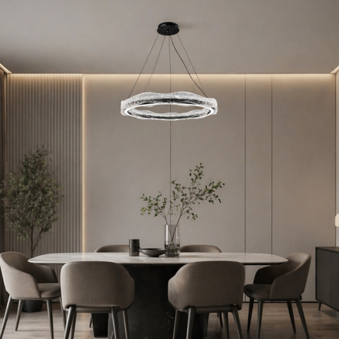 Люстра с кольцевым подвесным корпусом из рельефного волнистого акрила с поталью Ø60 см