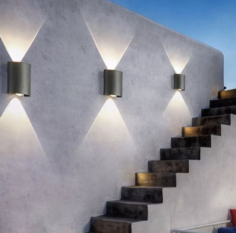 Двосторонній фасадний світильник на 2 лінзи у чорному корпусі 3000K