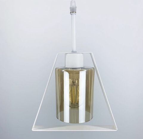 Лофт светильник в форме треугольника белого цвета