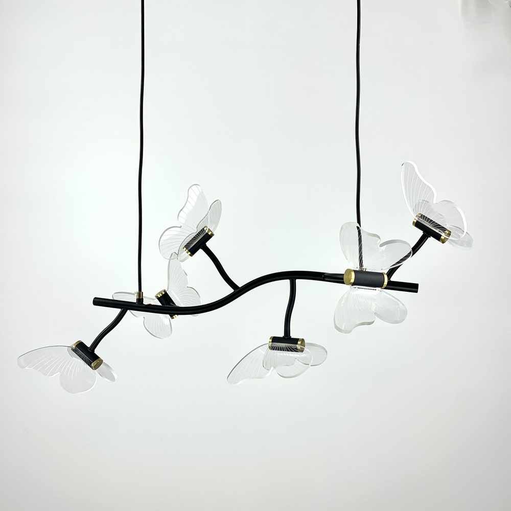 Видовжений дизайнерський світильник із метеликами